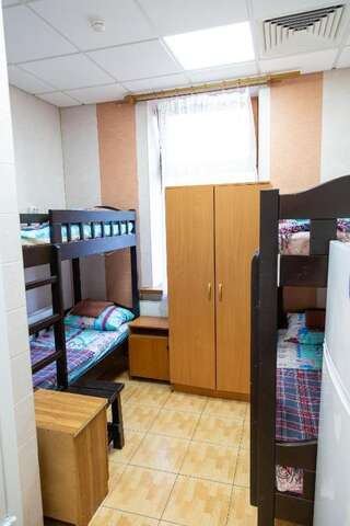 Хостел на Досфлота Москва Односпальная кровать в общем номере для мужчин с 10 кроватями-4