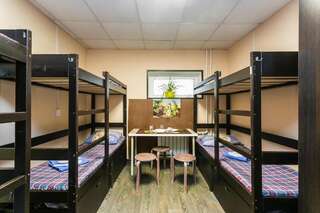Хостел на Досфлота Москва Односпальная кровать в общем номере для мужчин с 10 кроватями-1